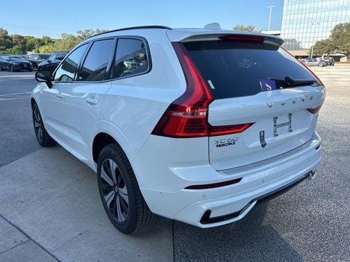 2025 Volvo XC60 Plug-In Hybrid T8 Plus