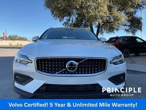 2025 Volvo V60 Cross Country B5 Plus