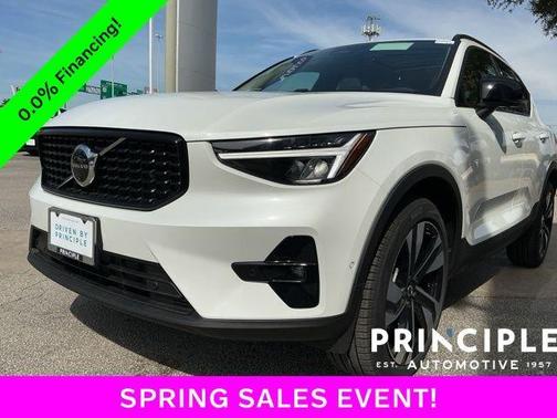 2026 Volvo XC40 B5 Plus