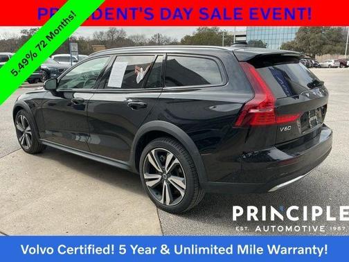 2025 Volvo V60 Cross Country B5 Plus