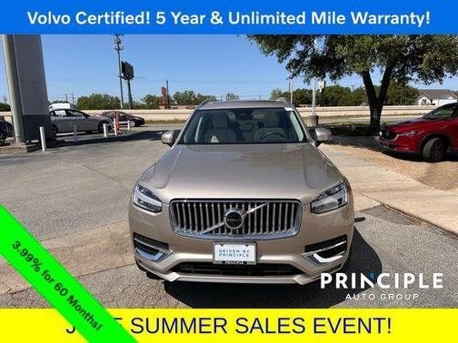 2024 Volvo XC90 B5 Plus Bright Theme
