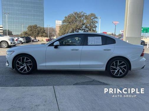 2019 Volvo S60 T5 Momentum