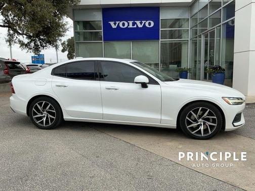 2019 Volvo S60 T5 Momentum