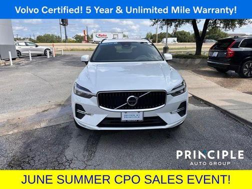 2022 Volvo XC60 B5 Momentum