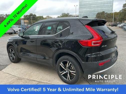 2025 Volvo XC40 B5 Core Bright Theme