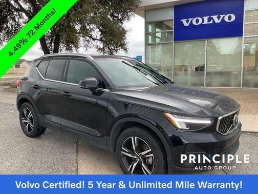 2025 Volvo XC40 B5 Core Bright Theme