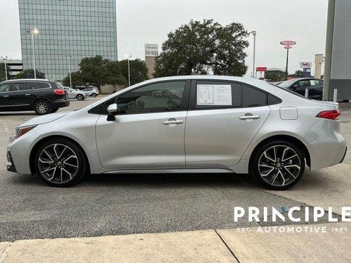 Classic Silver Metallic 2022 Toyota Corolla SE