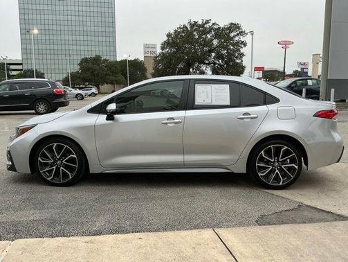 Classic Silver Metallic 2022 Toyota Corolla SE