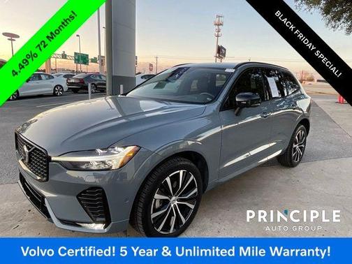 2023 Volvo XC60 B5 Plus Dark Theme