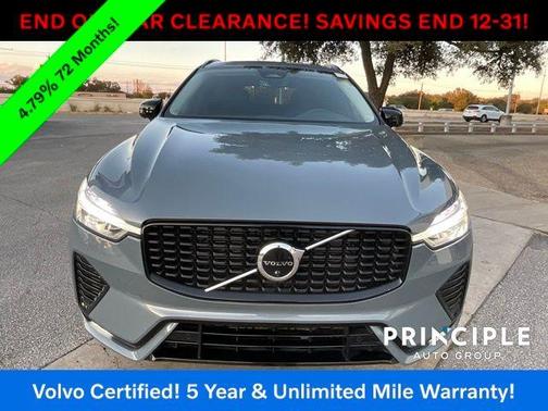 2023 Volvo XC60 B5 Plus Dark Theme