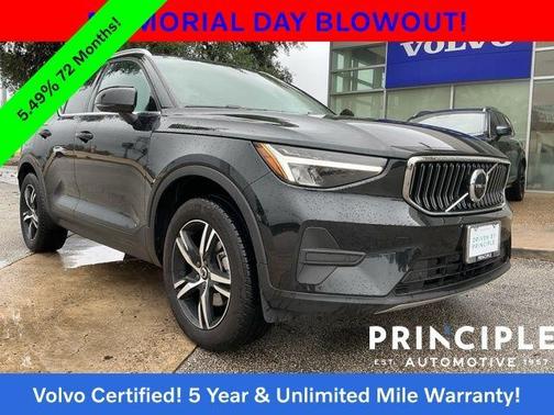 Onyx Black Metallic 2025 Volvo XC40 B5 Core Bright Theme
