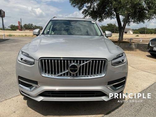 2024 Volvo XC90 B5 Plus Bright Theme