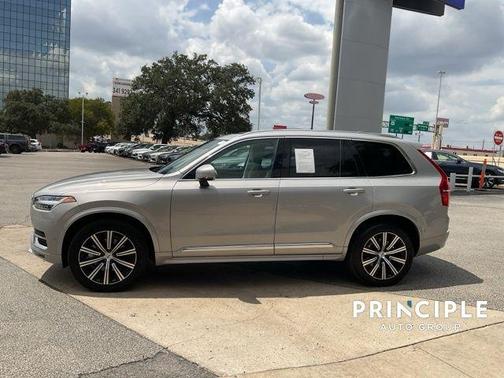 2024 Volvo XC90 B5 Plus Bright Theme