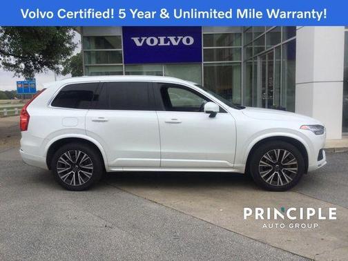 2022 Volvo XC90 T5 Momentum 7 Passenger