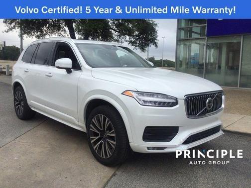 2022 Volvo XC90 T5 Momentum 7 Passenger