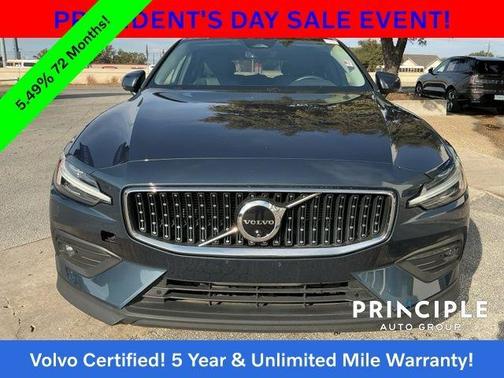 2025 Volvo V60 Cross Country B5 Plus