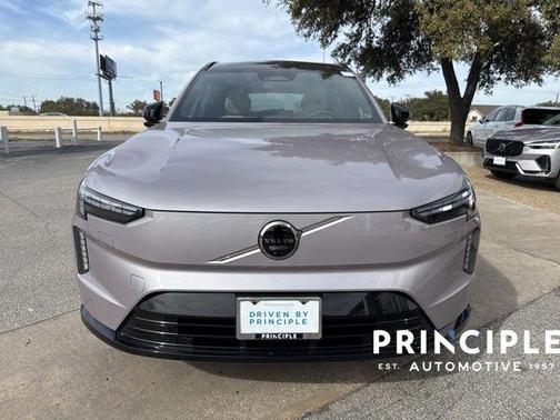 2026 Volvo EX90 PLUS