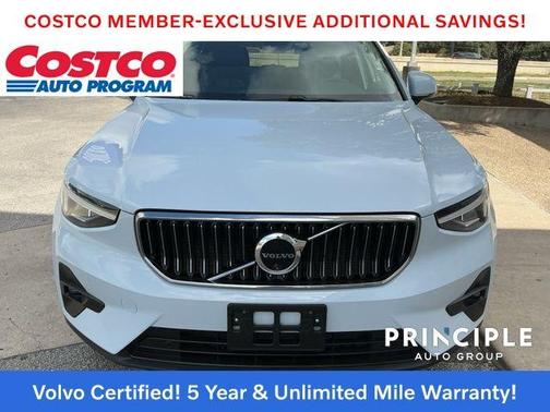 2025 Volvo XC40 B5 Plus Bright Theme