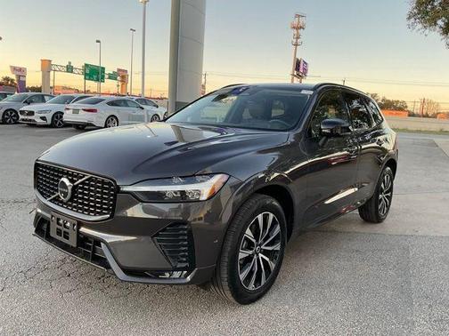 2025 Volvo XC60 B5 Plus