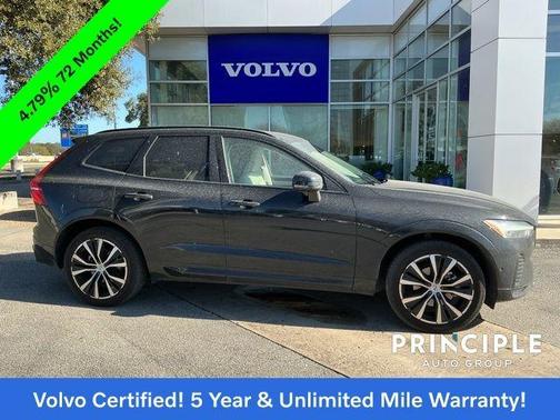 2023 Volvo XC60 B5 Plus Dark Theme