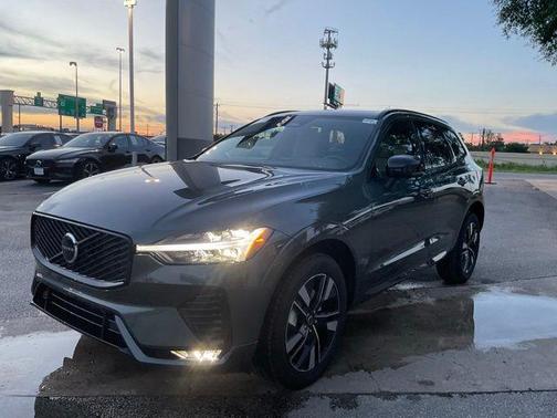Forest Green 2026 Volvo XC60 B5 Core