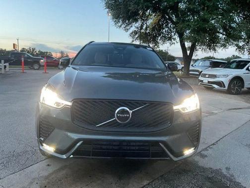 Forest Green 2026 Volvo XC60 B5 Core
