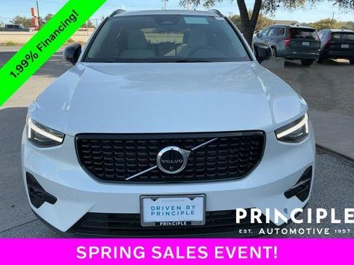 Crystal White 2026 Volvo XC40 B5 Plus