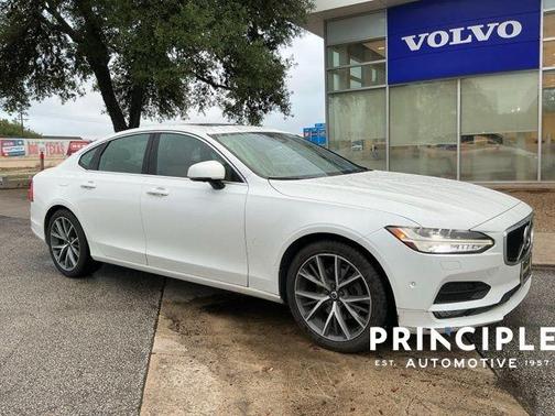 Crystal White Pearl 2017 Volvo S90 T5 Momentum