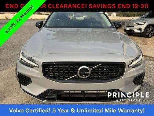 2024 Volvo S60 Recharge Plug-In Hybrid T8 Plus Dark Theme