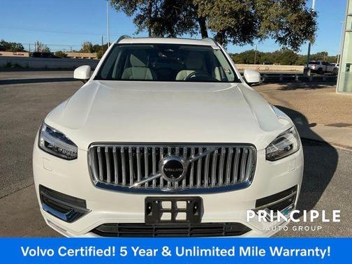 2024 Volvo XC90 B6 Plus Bright Theme 6-Seater