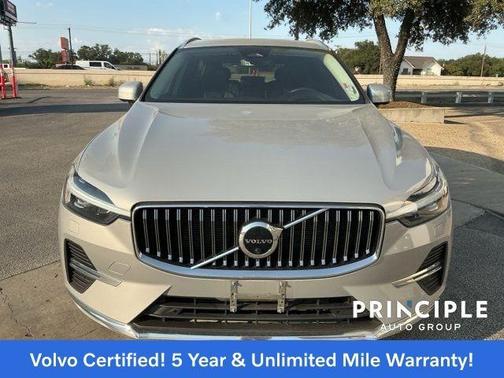 2023 Volvo XC60 B5 Ultimate Bright Theme