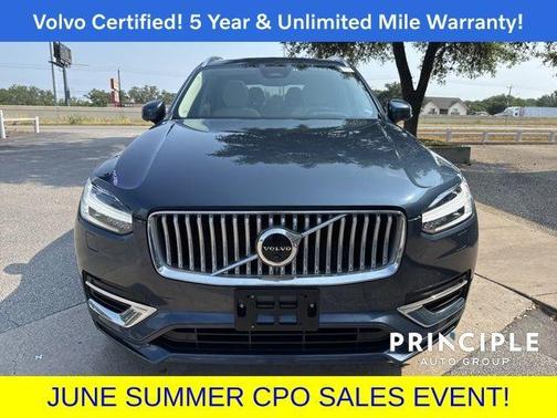 2023 Volvo XC90 B5 Plus
