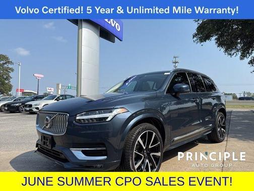 2023 Volvo XC90 B5 Plus