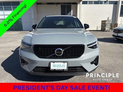 2026 Volvo XC40 B5 Ultra