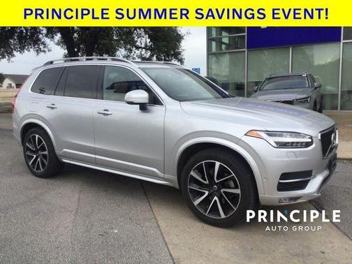 2019 Volvo XC90 T6 Momentum