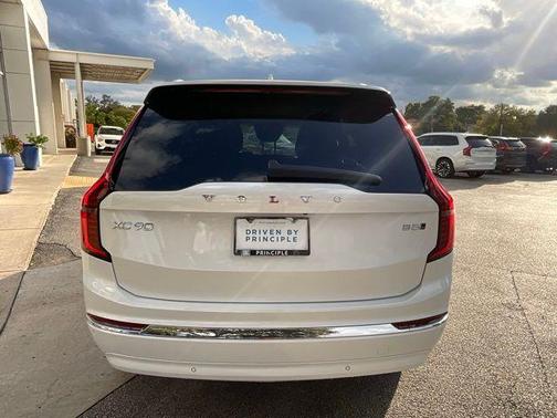 2026 Volvo XC90 B5 Core