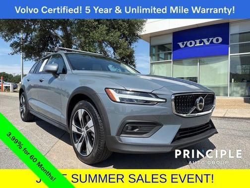 2024 Volvo V60 Cross Country B5 Plus