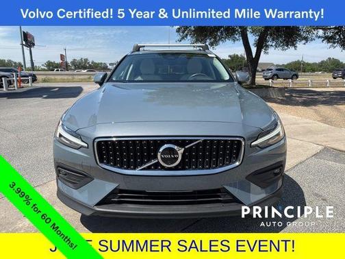 2024 Volvo V60 Cross Country B5 Plus