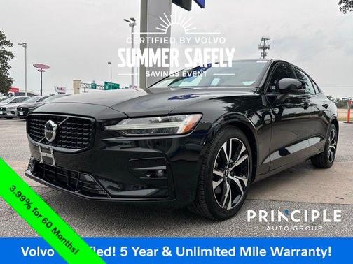 2024 Volvo S60 B5 Core Dark Theme