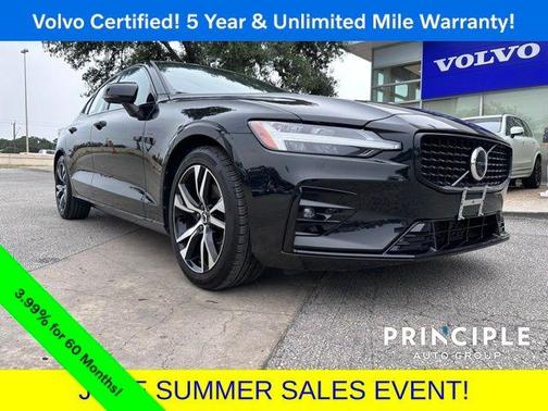 2024 Volvo S60 B5 Core Dark Theme