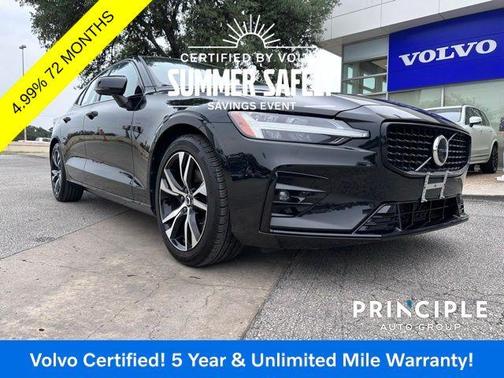 2024 Volvo S60 B5 Core Dark Theme