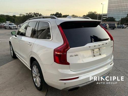 2019 Volvo XC90 T6 Momentum