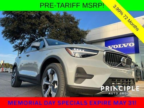 2025 Volvo XC40 B5 Core Bright Theme