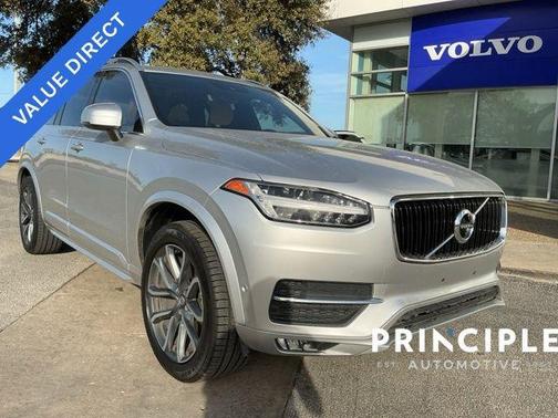 2017 Volvo XC90 T6 Momentum