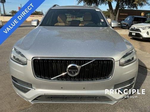 2017 Volvo XC90 T6 Momentum