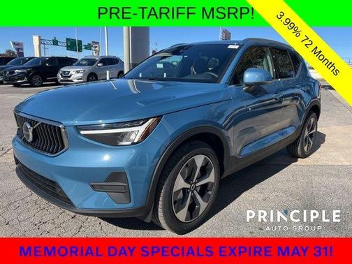 2025 Volvo XC40 B5 Core Bright Theme