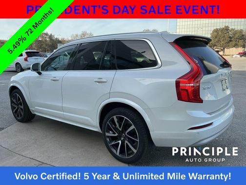 2022 Volvo XC90 T6 Momentum 7 Passenger