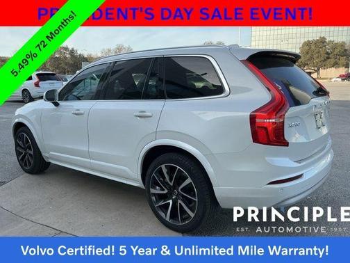 2022 Volvo XC90 T6 Momentum 7 Passenger