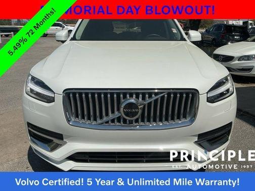 Crystal White Metallic 2025 Volvo XC90 B5 Plus