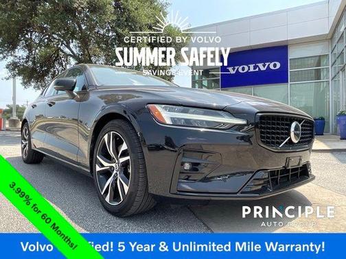 2024 Volvo S60 B5 Core Dark Theme